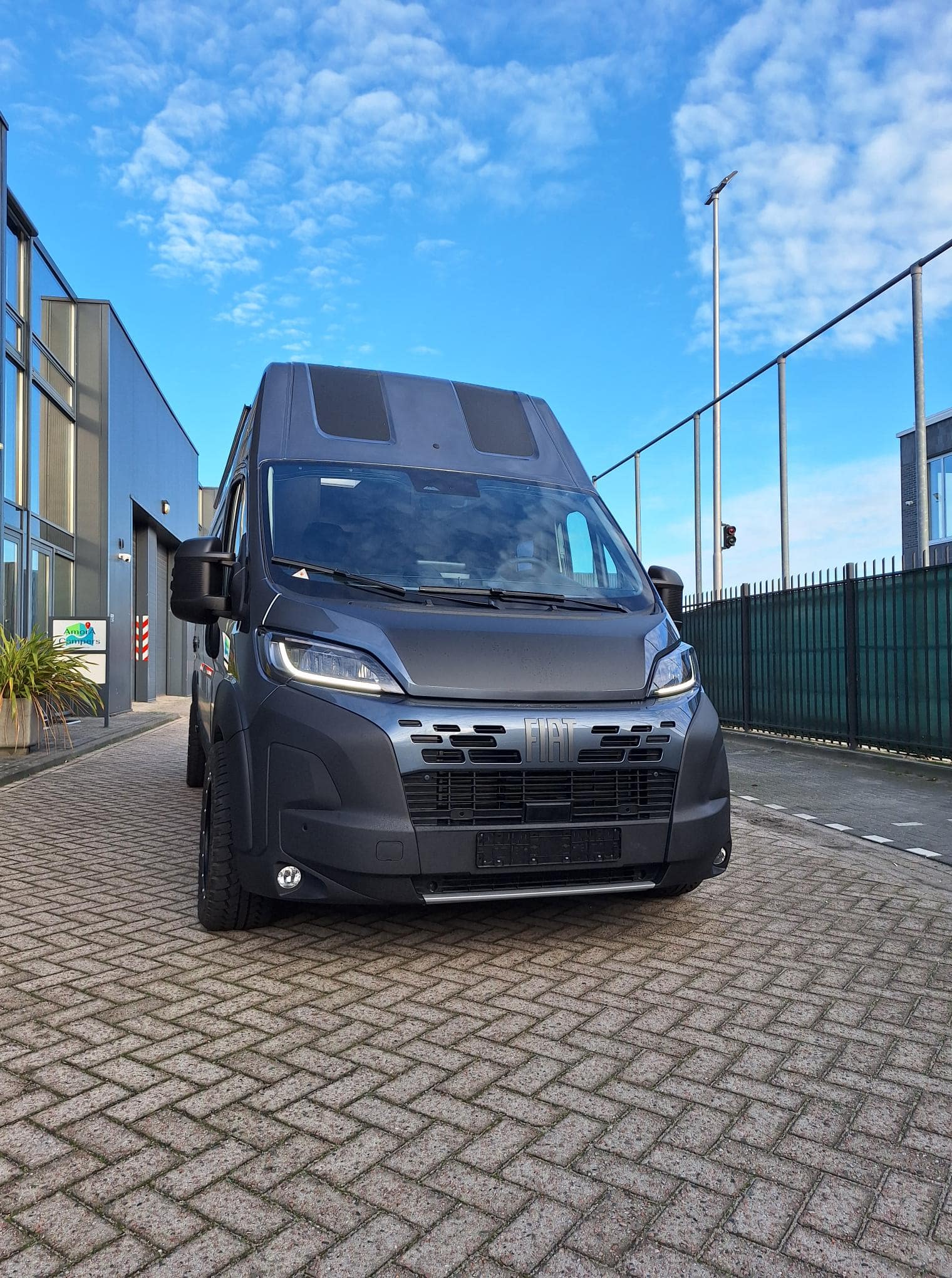 AmorA Spazio 4 met fietsgarage (1)